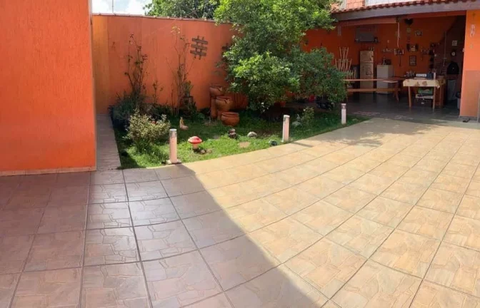 Imagem Casa Térrea com 3 Dormitórios sendo 2 Suíte, 1 Banheiro 2 Vagas!
