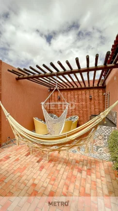 Imagem Venda, Casa, Bairro Caminho do Sol, dois pavimentos, moveis planejados, 4 quarto