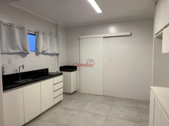 Imagem Lindo Apartamento com 2 dormitórios com planejados à venda no Campo Grande por R$600.000,00.