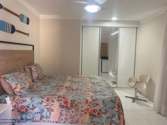 Imagem Casa de Luxo em Condomínio: 4 Quartos, 2 Suítes, 2 Salas, 2 Banheiros, 2 Vagas de Garagem em Buraquinho - Lauro de Freitas-BA.
