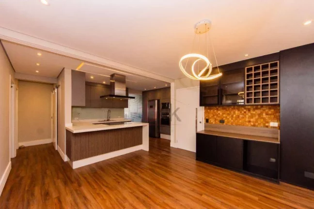 Apartamento Reformado no Brooklin: 88m² de Design e Estratégia na Rua Flórida