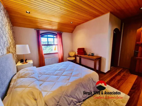 Imagem Casa a Venda na Região de Vila Capivari em Campos do Jordão - SP.