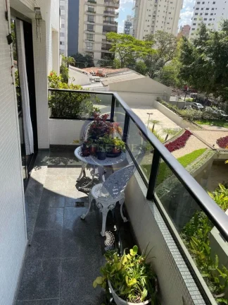 Imagem Apartamento de luxo com 3 suítes e 4 vagas em Moema, São Paulo - Imperdível!