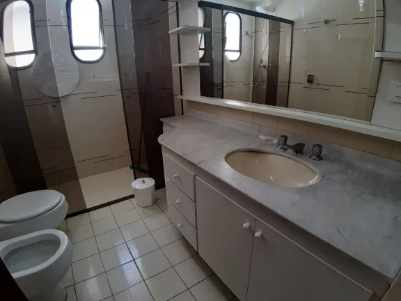 Imagem APARTAMENTO MOBILIADO, NO CALÇADÃO, 50 METROS DA PRAIA NA PITANGUEIRAS - GUARUJÁ