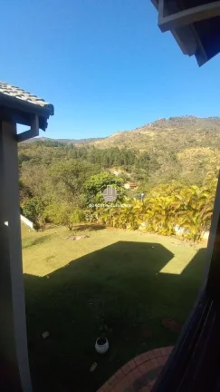 Imagem Casa de Alto Padrão Reformada com 3 Suítes no Condomínio Flamboyant Atibaia