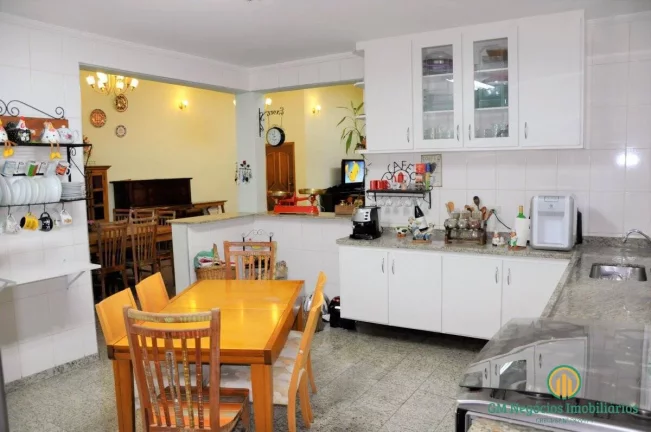 Imagem Casa com 4 dorms. ( 2 suítes ) - Resid. Vila Verde