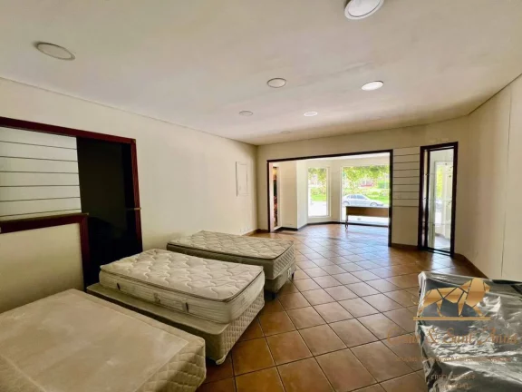 Imagem Lindo ponto comercial para locação no Capivari em Campos do Jordão-SP