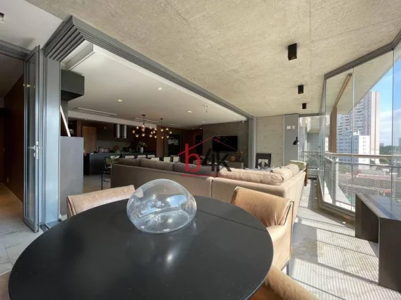 Imagem Apartamento no O Parque Brooklin com 197m² de área, 3 suítes, 3 vagas de garagem, varanda com churrasqueira.