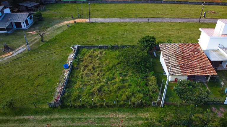 Imagem Terreno 340m² plano em Areias do Macacu, Garopaba. Vista montanhas. Escritura.