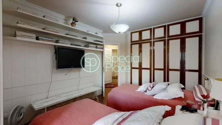 Imagem Ótimo apartamento à venda no Campo Belo - Área: 273m² - Living amplo para vários ambientes, com...