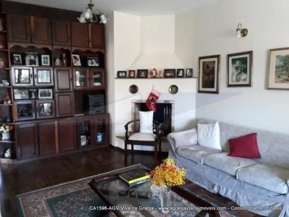 Imagem Casa com 4 dormitórios à venda, 230 m² por R$ 1.800.000,00 - Granja Viana - Carapicuíba/SP