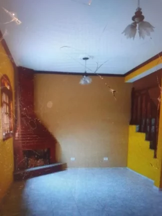 Imagem Sobrado com 3 dormitórios à venda, 143 m² por R$ 729.000,00 - Vila Júlia - Poá/SP