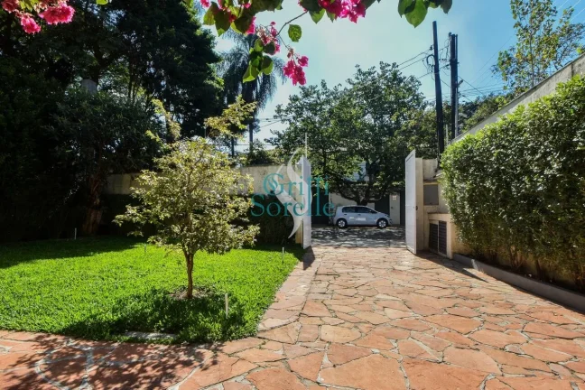 Imagem Sobrado para Alugar em Jardim Europa - São Paulo/SP.