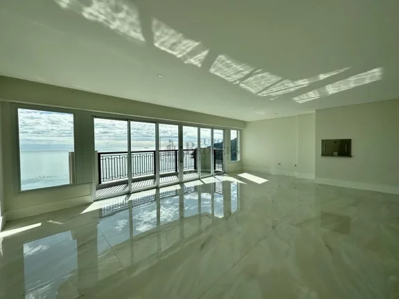 Imagem Apartamento FRENTE MAR com 5 suítes à venda em Balneário Camboriú/SC