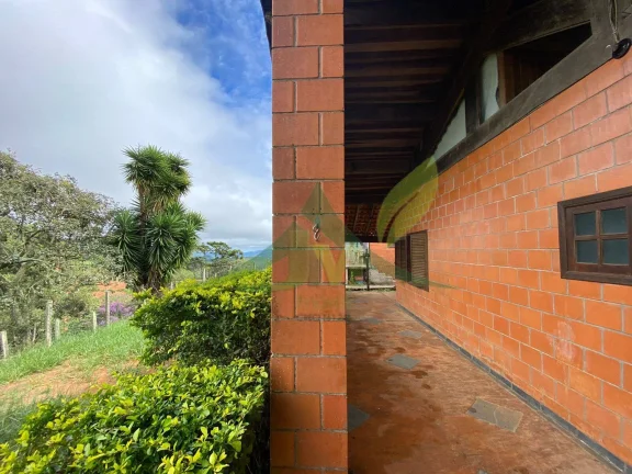 Imagem Linda Chácara à Venda no Condomínio Rancho Querência em Piracaia