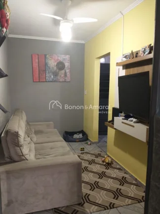 Imagem Casa com boa localização em rua tranquila, ao lado do posto de saúde.
Com três quartos, banheiro...