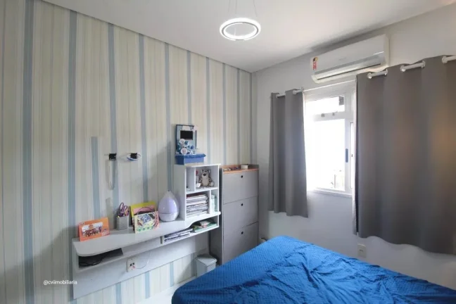 Imagem Esta ampla casa de aproximadamente 180 m² oferece um ambiente acolhedor, funcional e muito bem dist...