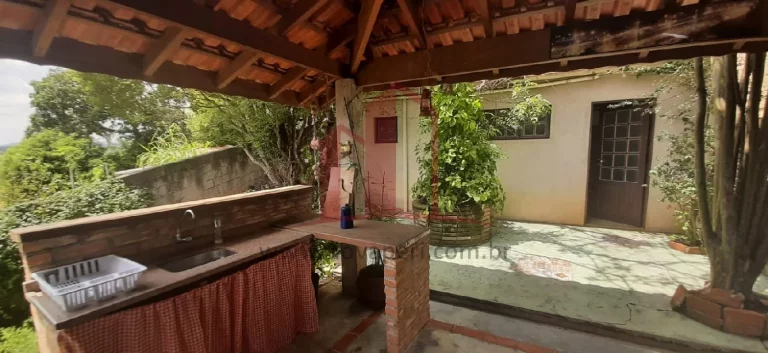 Imagem Imperdível oportunidade: Casa à venda no Centro de Franco da Rocha-SP, com 4 quartos, 1 suíte, 2 salas e mais!