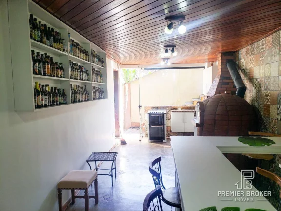 Imagem Casa com 3 dormitórios à venda, 250 m² por R$ 890.000,00 - Panorama - Teresópolis/RJ