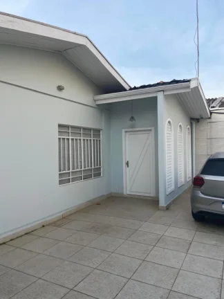 Imagem "Cansado de viver apertado e inseguro? Descubra essa raridade com terreno gigante e estilo!"