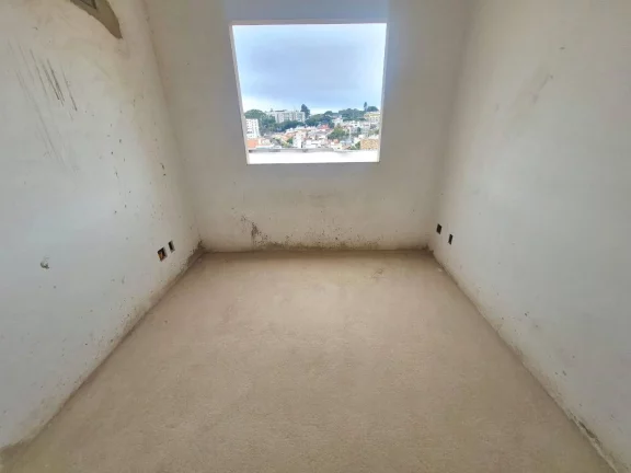 Imagem Casa geminada com 4 quartos 1 suíte com closet 4 vagas