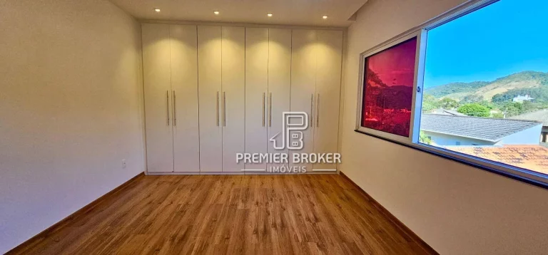 Imagem Casa à venda, 248 m² por R$ 997.000,00 - Vargem Grande - Teresópolis/RJ