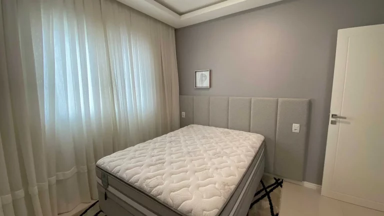 Imagem Apartamento com 3 dormitórios sendo 3 suítes e 3 vagas de garagem em Balneário Camboriú/SC