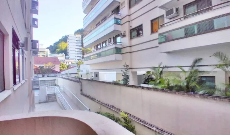 Imagem BOTAFOGO (R. VISC. DE SILVA) PRÉDIO C/INFRA 105m2 3QTS (1ST) ARMÁRIOS 2VGS