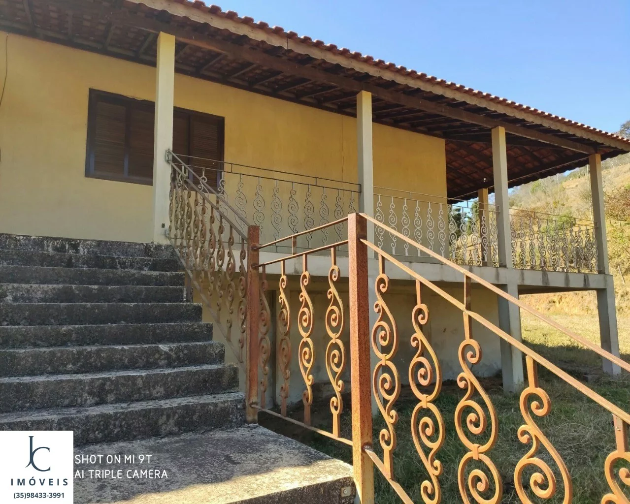 Imagem Sítio , próximo à São Lourenço MG, topografia plana, energia el?(C)trica instalada, muita água, lago, ducha natural, casa grande, estrada boa.