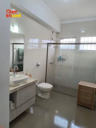 Imagem Imperdível oportunidade: Casa à venda em Ribeirão Preto-SP, Parque Residencial Cidade Universitária, 3 quartos, 2 suítes, 3 salas, 318 m². Quer Imóvel Negócios Imobiliários!