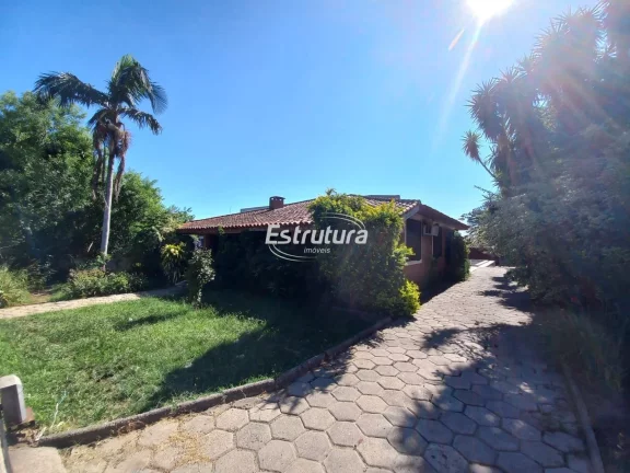 Excelente casa para fins comerciais com pátio amplo