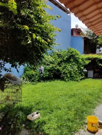 Imagem Casa ampla em 360m²: 2 pavimentos, 3 quartos, suíte, churrasqueira e fogão a lenha.