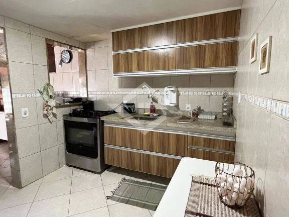 Imagem Casa Triplex de 4 Quartos para Venda na Taquara com 130 m²