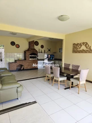 Imagem Casa Duplex com Quintal, Piscina e Churrasqueira em Costa Bela - Serra