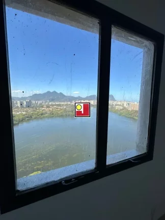 Imagem Vendo 2Q(1S), depend, 2 vagas, na Praia da Barra, alto, nascente, cozinha grande, área serviço, ônibus, clube, tênis, squash, skate, futebol,ginasio