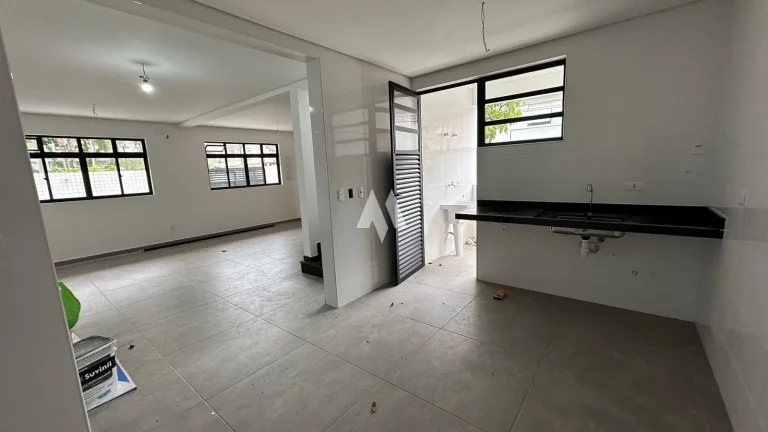 Imagem Sobrado à venda com 3 suítes e Piscina privativa no bairro Vila Belmiro em Santos/SP