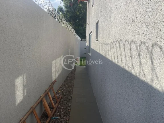 Imagem Imperdível oportunidade! Casa à venda em Campo Grande-MS, Vila Nova Campo Grande. 2 quartos, 2 salas, 2 banheiros, 2 vagas.