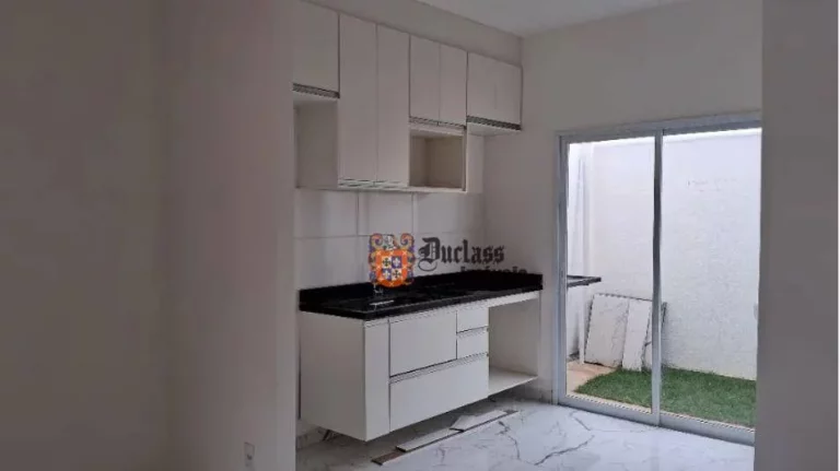 Imagem Sobrado à venda, 2 dormitórios, 65 m², em condomínio, por R$ 368.000 - Pinheirinho - Jarinu/SP