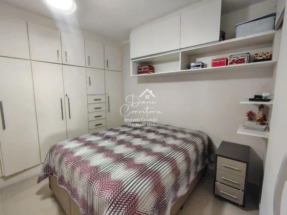 Imagem Apartamento reformado com vista, 50 metros da praia nas Pitangueiras: 3 quartos, 1 suíte, 2 salas, 3 banheiros, 1 vaga, 134m²!