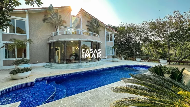 Imagem Casa vista mar à venda com porteira fechada, 6 suítes, lazer incrível, Búzios