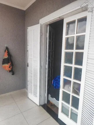 Imagem Venda Imperdível: Casa no Jardim das Indústrias com 3 Quartos e Suíte!"