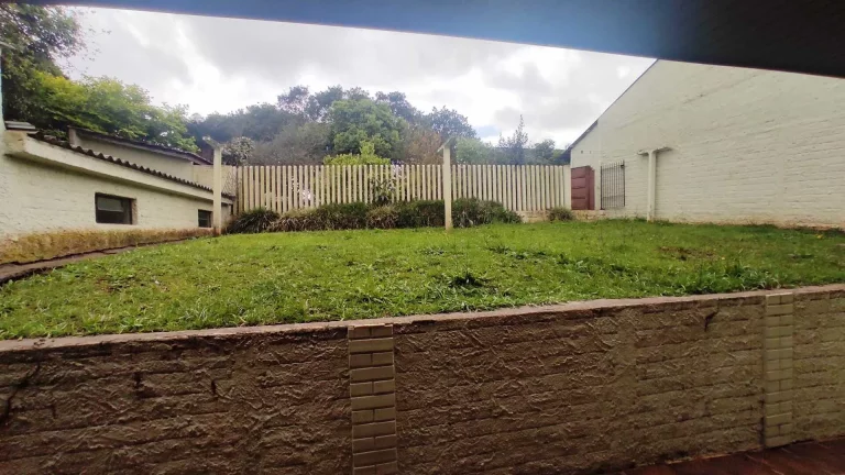 Imagem Casa com 320m2 e terreno com 1.016m2 na Vila Bancária, Campo Largo/PR