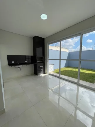 Imagem Casa á venda c/ 03 dormitórios, Bairro Portal Ville Jardins - Boituva/SP