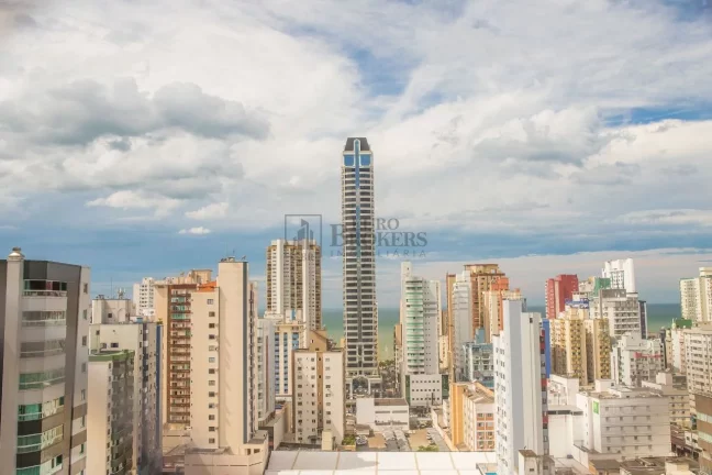Imagem Apartamento Vista Mar com 4 dormitórios à venda no Centro de Balneário Camboriú/