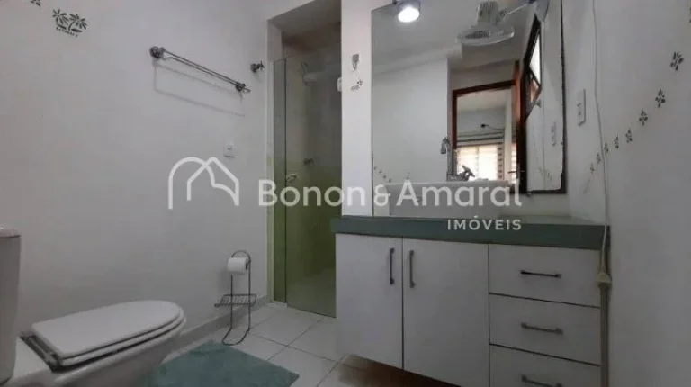 Imagem Ótimo apartamento reformado à venda no Taquaral com 3 quartos, sendo 1 suite, sala com ampla sacad...