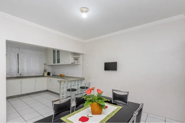 Imagem Aconchegante Sobrado em Perus: 135m², 3 quartos, 3 banheiros, 1 suíte, 2 vagas cobertas