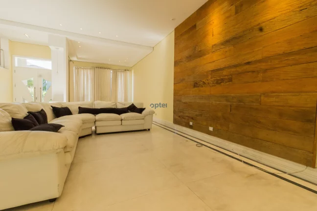 Imagem Casa de Alto Padrão 3 suítes, 4 vagas e Piscina à Venda no condomínio Forest Hills no bairro Anchieta