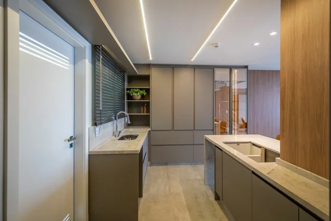 Imagem Apartamento com 3 dormitórios à venda sendo 3 suítes, 328.96 m² por - R$ 8.750.000,00 - Fazenda - Itajaí/SC