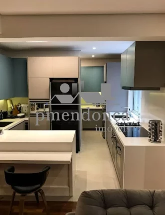 Imagem Apartamento amplo, totalmente reformado, em excelente localização, pronto para morar.