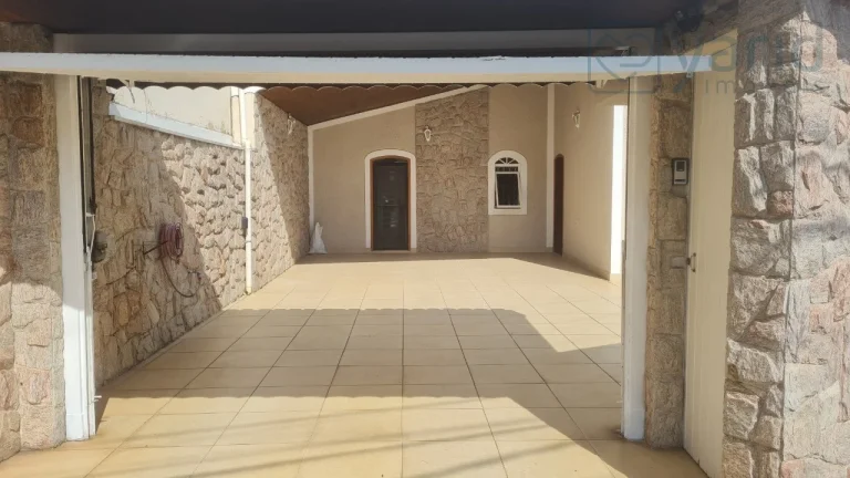Imagem Imperdível oportunidade de casa para venda ou locação em Jundiaí-SP, Jardim Merci II: 3 quartos, 1 suíte, 1 sala, 2 banheiros, 2 vagas de garagem, 250,00 m².
